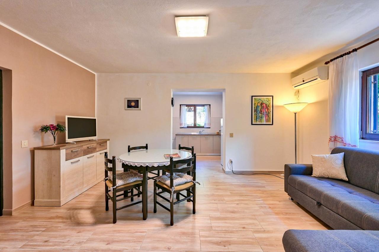 Iby Apartment Pula Exterior photo